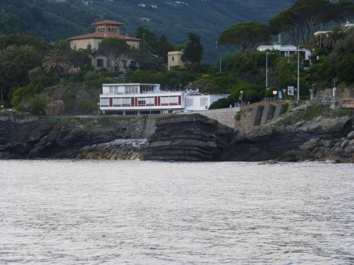 Hotel La Scogliera Cavi di Lavagna Bagian luar foto