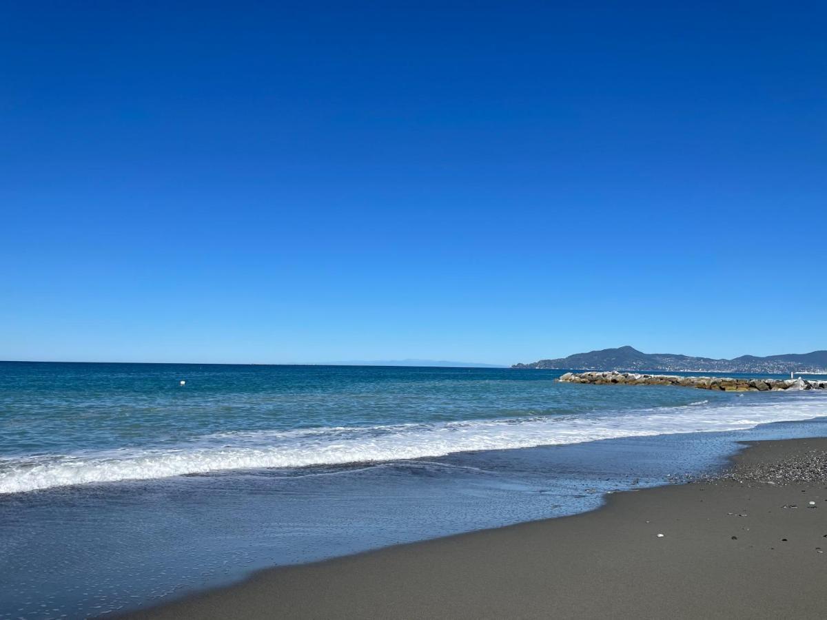 Hotel La Scogliera Cavi di Lavagna Bagian luar foto