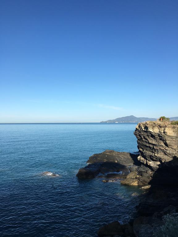 Hotel La Scogliera Cavi di Lavagna Bagian luar foto